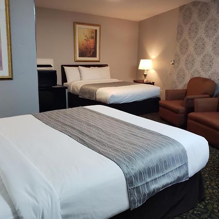 Regency Inn & Suites Cornwall Zewnętrze zdjęcie