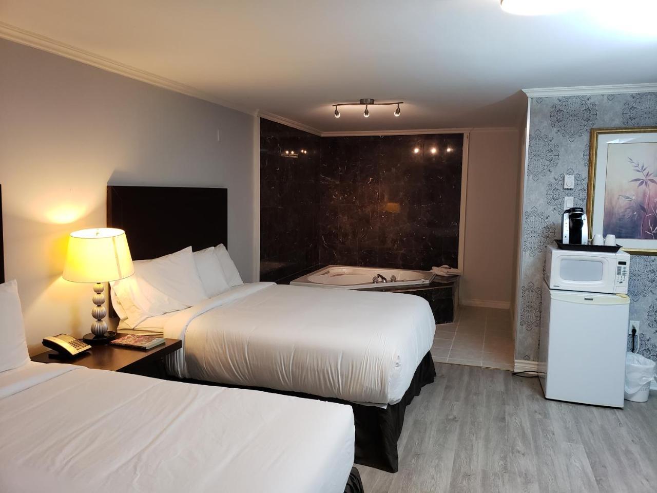 Regency Inn & Suites Cornwall Zewnętrze zdjęcie