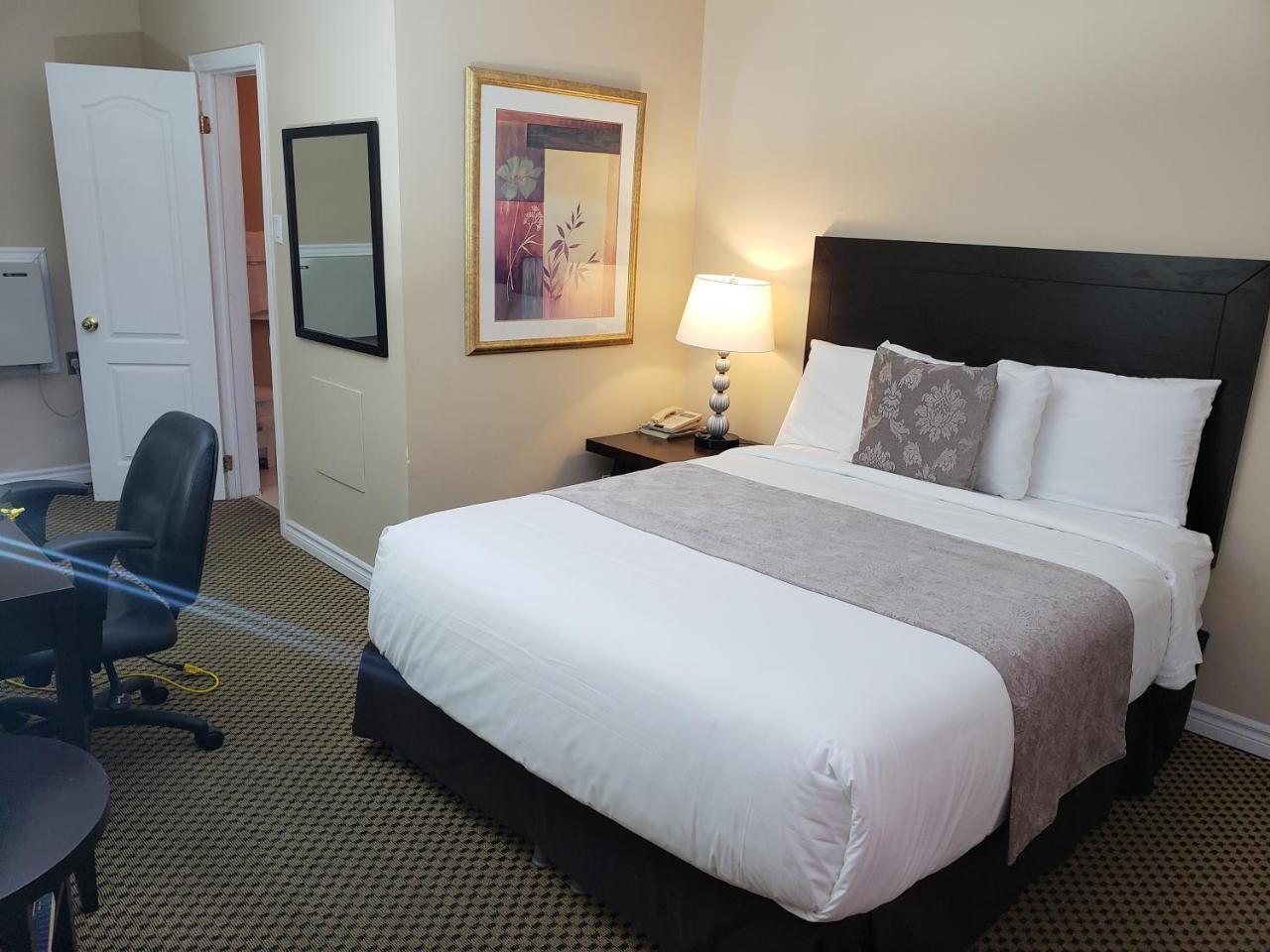 Regency Inn & Suites Cornwall Zewnętrze zdjęcie