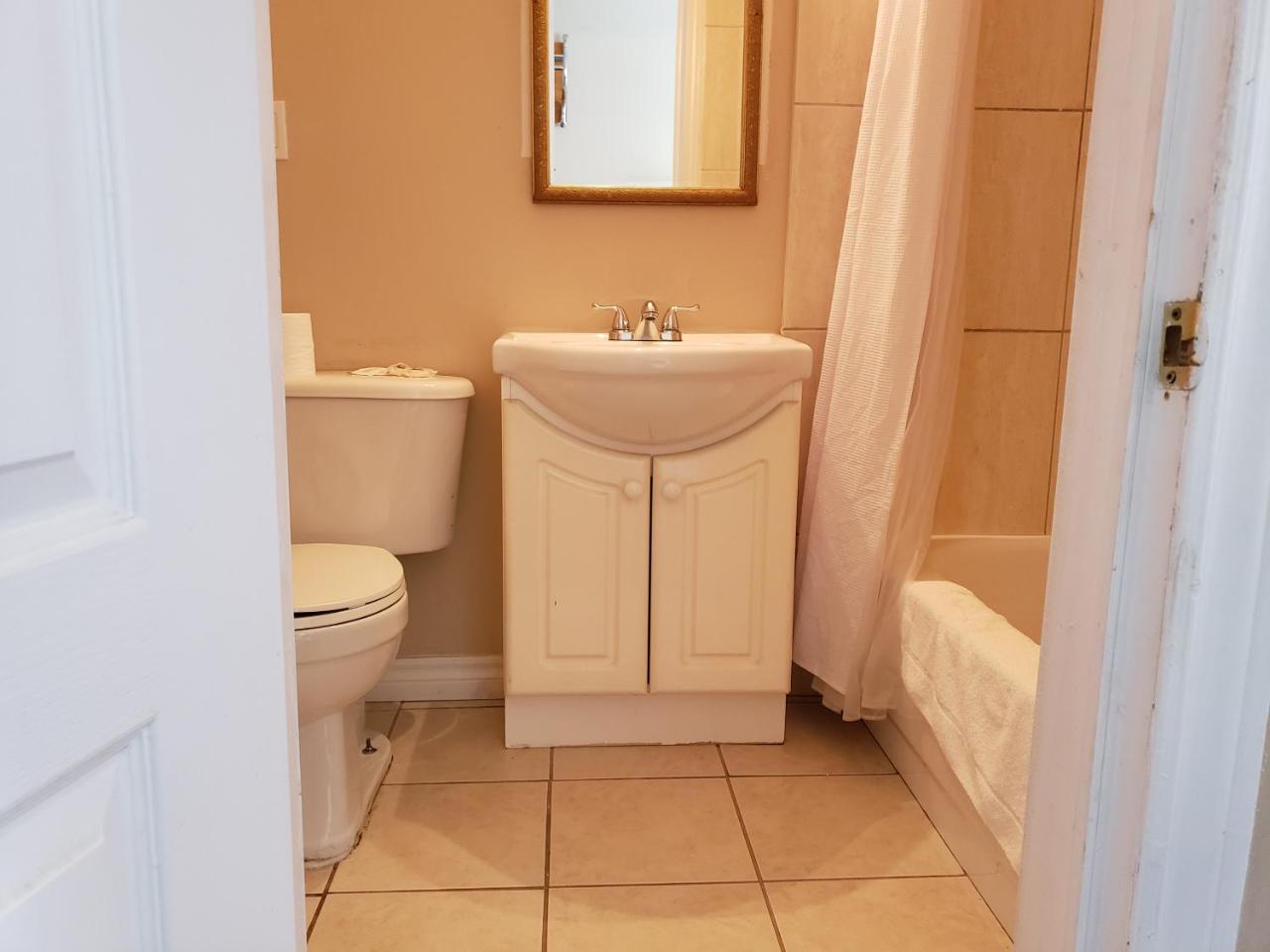 Regency Inn & Suites Cornwall Zewnętrze zdjęcie