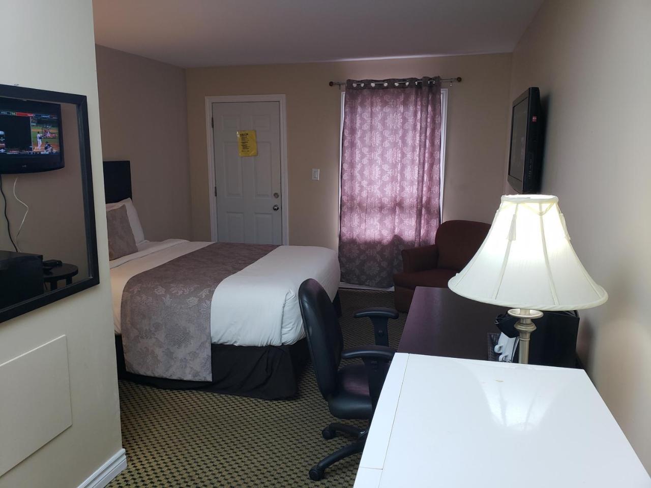 Regency Inn & Suites Cornwall Zewnętrze zdjęcie