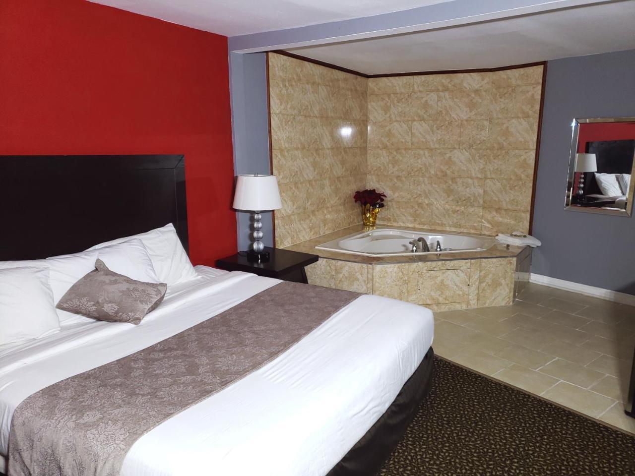 Regency Inn & Suites Cornwall Zewnętrze zdjęcie